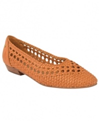 Stay on point and in style with the woven silhouette and earth-tone hues of the Helene ballet flats by GH Bass.