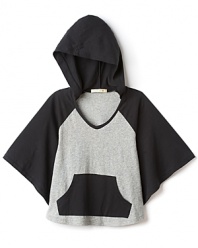 We love this hoodie-style poncho from ALTERNATIVE, rendered in classic colorblock and front kangaroo pocket.
