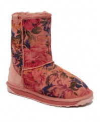 Brighten up your winter with springtime style. The Flora Lo boots by EMU take ultra-warm and waterproof sheepskin and sweeten it with a floral print.