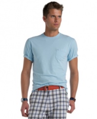 From the great outdoors to the urban streets, this Izod T shirt lets you wear your look, your way.