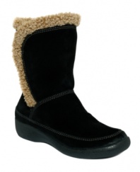 The Warm Feet booties by Easy Spirit indulge your feet with classy comfort, mixing an ultra-soft fleece lining and strong flex sole.