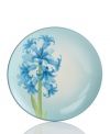 Make everyday meals a little more fun with Colorwave dinnerware from Noritake. The turquoise floral accent plates stand out amid any combination of rim, coupe and square pieces for a tabletop that's endlessly stylish.