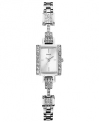 Dazzling details blend within a splendid design in this darling GUESS timepiece.