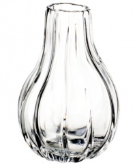 Handcrafted in Villeroy & Boch crystal, the Signature vase enhances modern spaces with organic style.
