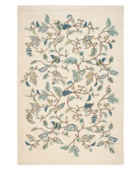 Natural whimsy. Perfectly graceful leaves upon scrolling vines make a mark of elegance upon rich woven pile. Hand tufted in India of long wool fibers, this luxurious area rug from Martha Stewart rugs presents unparalleled comfort and style underfoot.