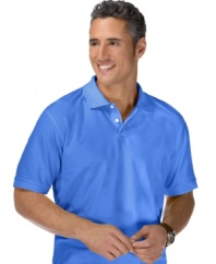 Nothing adds the perfect amount of refined style to a casual look like this classic Club Room polo.