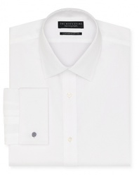 Keep it clean and simple with a classic solid dress shirt for a handsome, traditional look on workdays. Rendered in crisp cotton poplin with French cuffs and a contemporary fit.