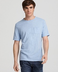 Rendered in ultra-soft slubby cotton for a textured feel against the skin, this essential tee makes a great addition to your everyday wardrobe.