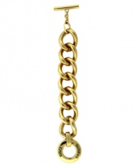 Classically chic. A chain link bracelet is an enduringly stylish look, and this toggle closure version from Vince Camuto is sure to stand the test of time. Crafted in gold tone mixed metal. Approximate length: 8 inches.
