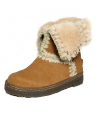 Cozy and charming, Bearpaw's Ashton boots feature sheepskin lining to keep you warm all winter long, as well as knit-stitched embellishment throughout. Made in suede with a comfortable round-toe silhouette.