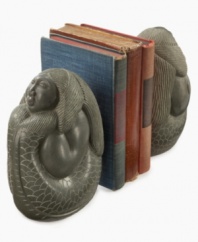 Tell a story from start to finish with these Heart of Haiti bookends. Leogane's carvers hike a mountain to the river where they select stones that – after careful carving and polishing – become this whimsical pair depicting the island's mermaid goddess, La Sirene.