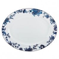Pretty and playful in paisley, Marchesa by Lenox's Kashmir Garden platter is a sophisticated choice for everyday dining.