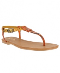Bring the island life to you with the Tonga flat sandals by Mia. With its bare-bones design, the classic thong sandal is brought up-to-date with an ankle enclosure.