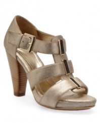 Flaunt your legs with the lovely Palaiseau sandals by Sofft. Gleaming metal hardware lights up the T-strap silhouette.