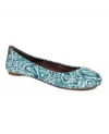 Get swept away with the swirling print of the unique Emmie2 flats by Lucky Brand, crafted in jute.