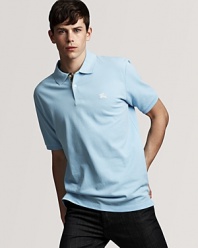 Burberry classic fit collared polo shirt. Short sleeved with check on inside placket and embroidered equestrian knight logo on left chest.
