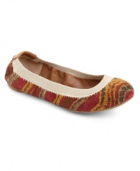 Colorful and wild patterns up the ante on the classic flat silhouette with the Evonne by Lucky Brand.