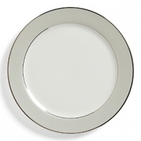 Embellished with a matte silvery border trimmed in sparkling platinum, the Solstice dinner plate will complement your dining experience throughout a lifetime of shifting trends and evolving fashions.