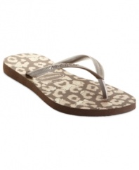 Hop into summer with the Slim Animal Print flip flops from Havaianas! These classic must-owns feature a relaxed thong design with funky animal print.