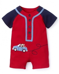 An adorable baby gift or addition to his budding wardrobe, this playful and easy-to-wear romper features a whimsical applique that's sure to win a grin.