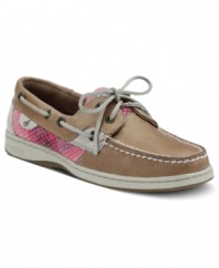 Sperry Top-Sider makes over a classic men's style with cute plaid and sequined fabric panels. The Bluefish boat shoes are your ticket to easy, warm-weather style.