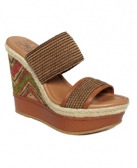 Lend a dose of Southwestern style with the Candy wedges by Lucky Brand. Earthy linen straps and a totally unique printed cork wedge are the perfect combination.