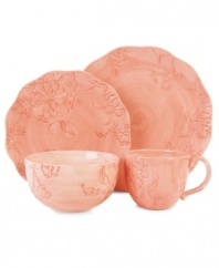 A breath of fresh air, this Hydrangea place setting combines engraved florals in brushed coral with dainty ruffled accents. Mix and match with the rest of the Edie Rose by Rachel Bilson dinnerware collection for an impressively put-together table.